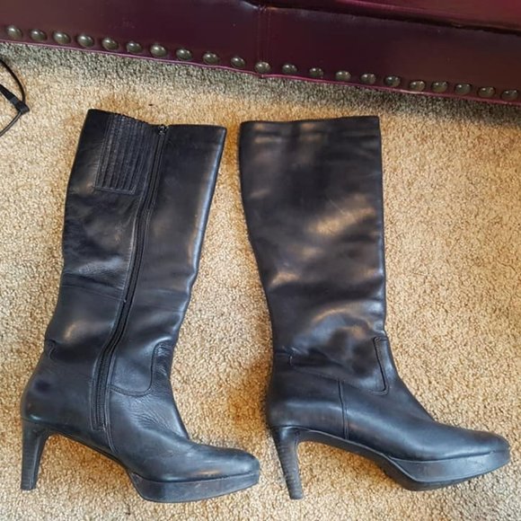 Rockport high heeled, leather boots, size 9 - Picture 1 of 6